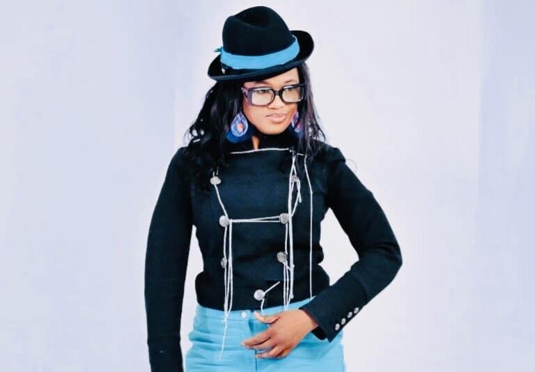 Yenki Lady By FLOZY Del Reach 1 Millon Views